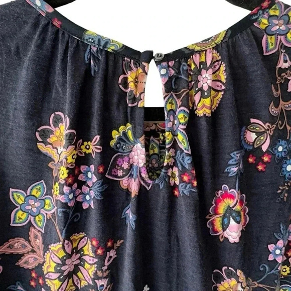 LOFT | NWOT | SLEEVELESS FLORAL NAVY BLUE PLEATED TOP | SIZE: PETITE SMALL - Picture 7 of 10